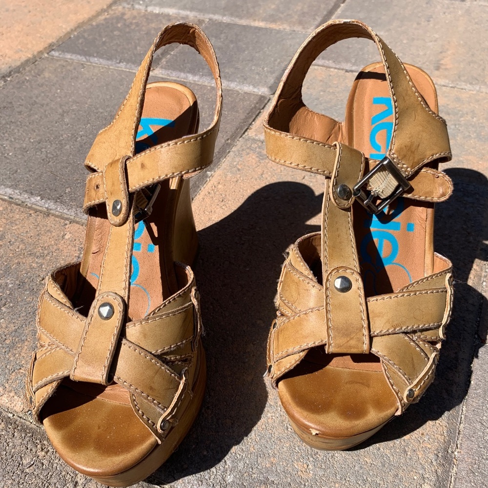 Sandals - Picture 2 of 3